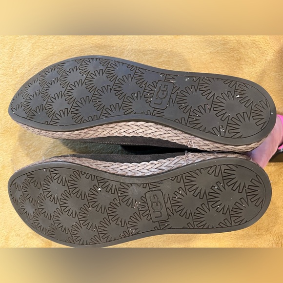 Ugg Varney Amphora Booties size 8 - Picture 4 of 8